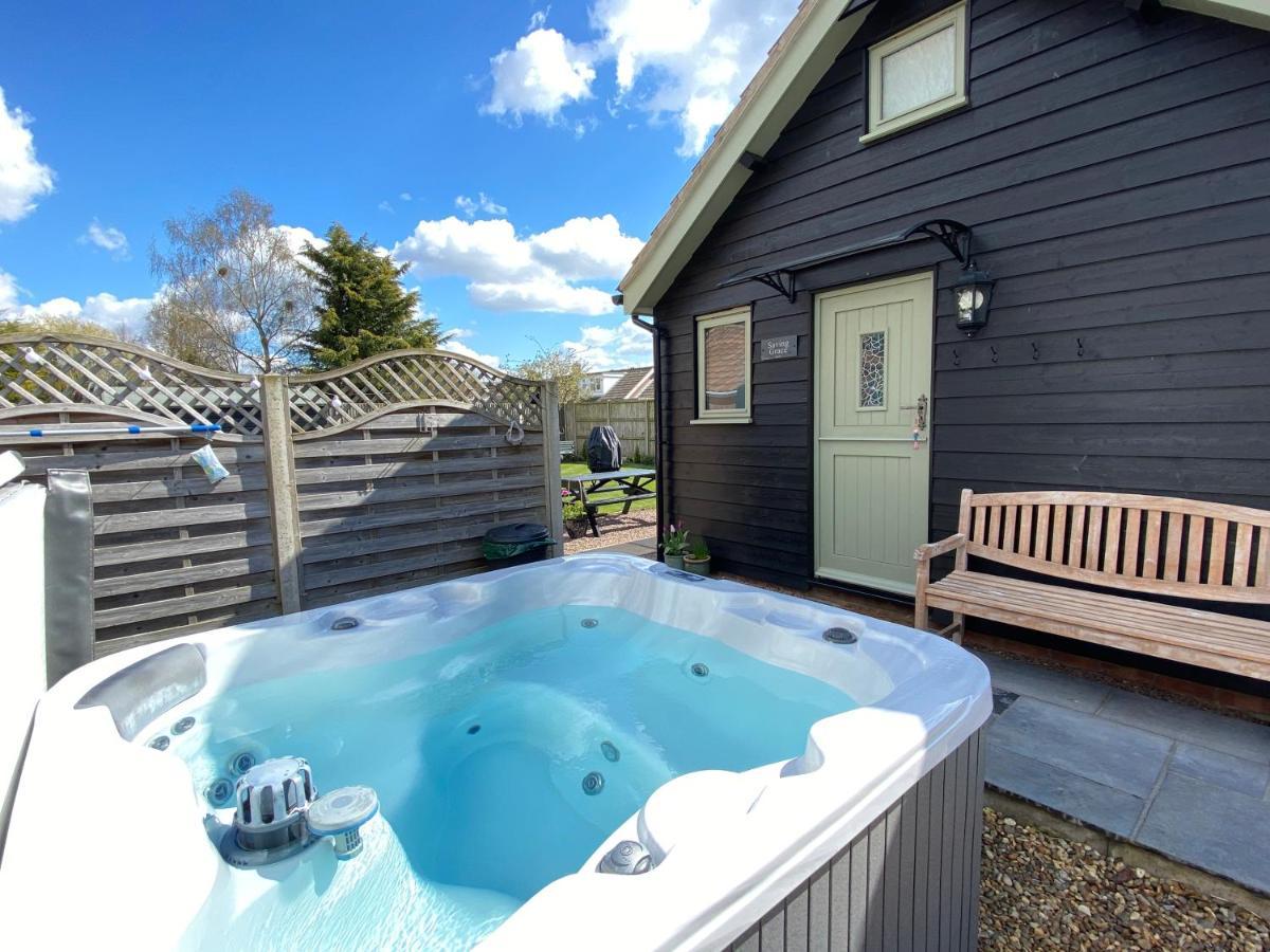 Saving Grace With Private Hot Tub Villa Bawdeswell Buitenkant foto