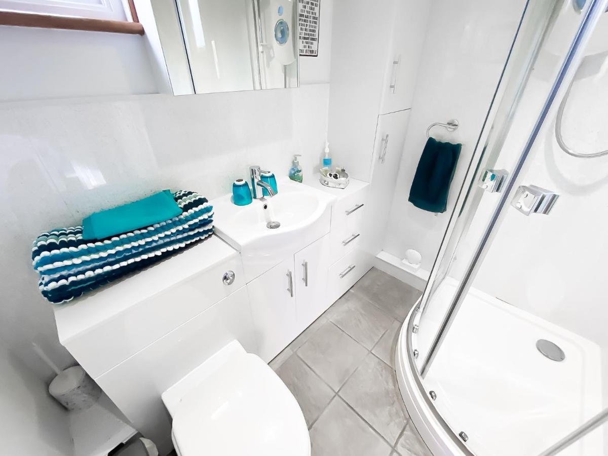 Saving Grace With Private Hot Tub Villa Bawdeswell Buitenkant foto